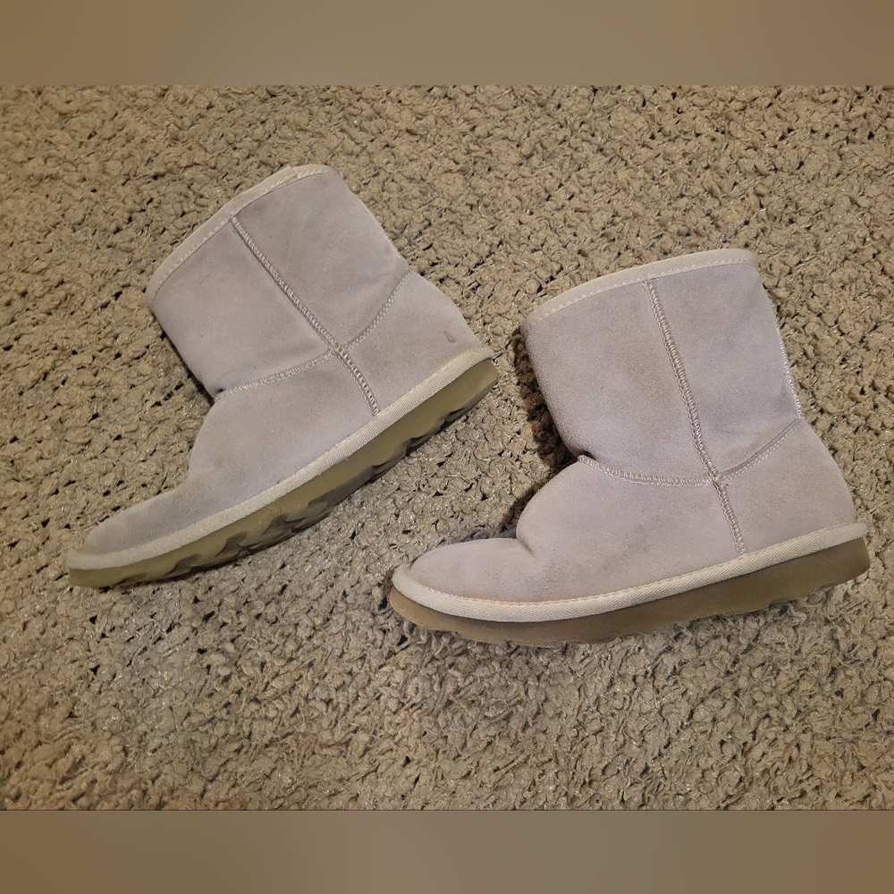 GIRLS TIME AND TRU LEATHER SHORT BOOTS LIGHT PINK SIZE 6